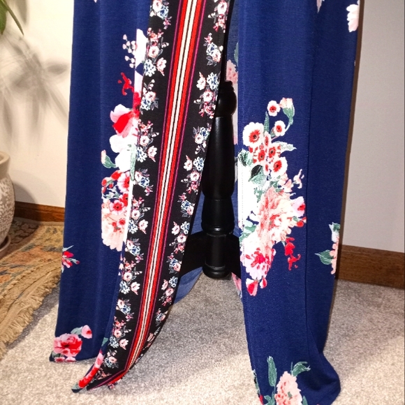 Long blue flora summer dress with sexy modest front slit. Sz s three pink hearts - Picture 3 of 8